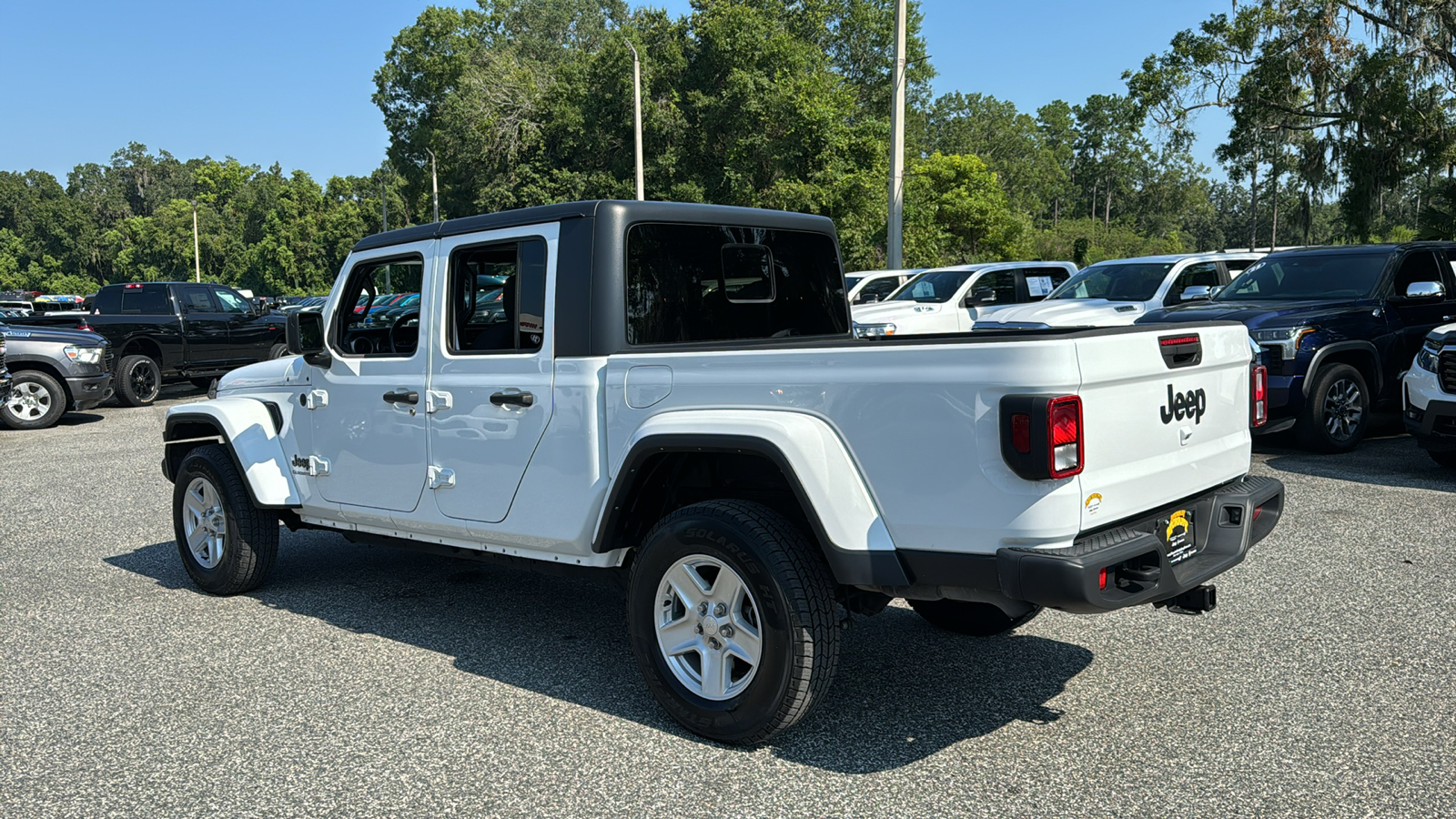 2022 Jeep Gladiator Sport 3