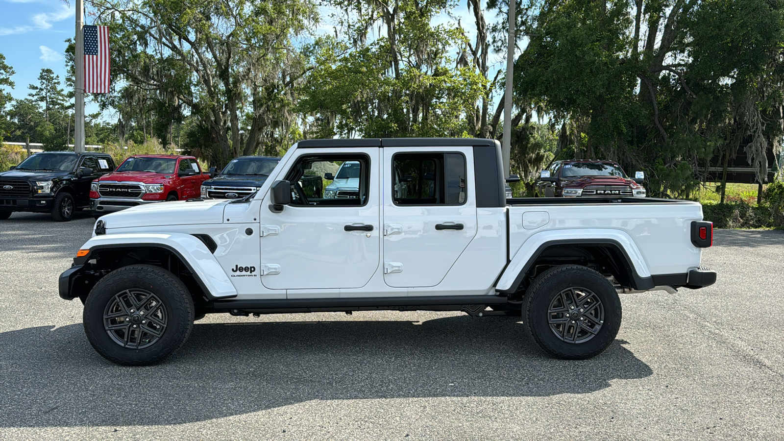 2024 Jeep Gladiator Sport 2