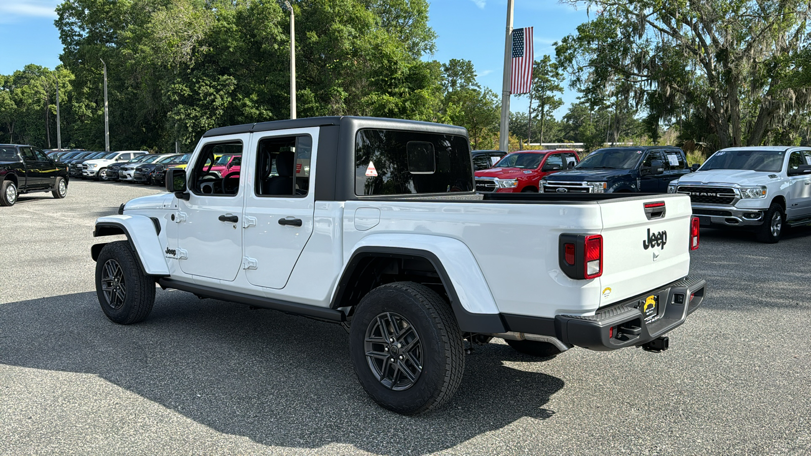 2024 Jeep Gladiator Sport 3