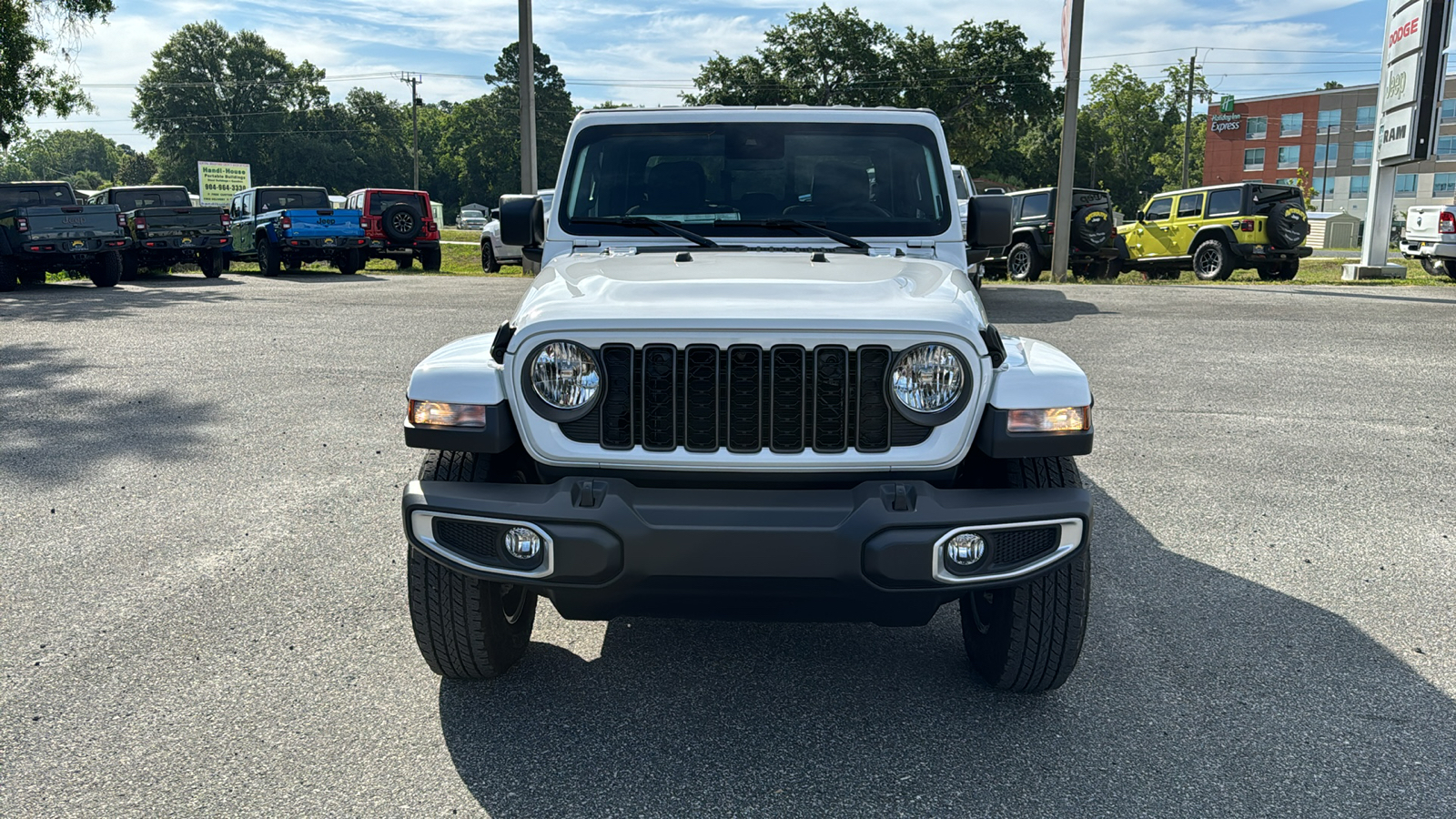 2024 Jeep Gladiator Sport 13