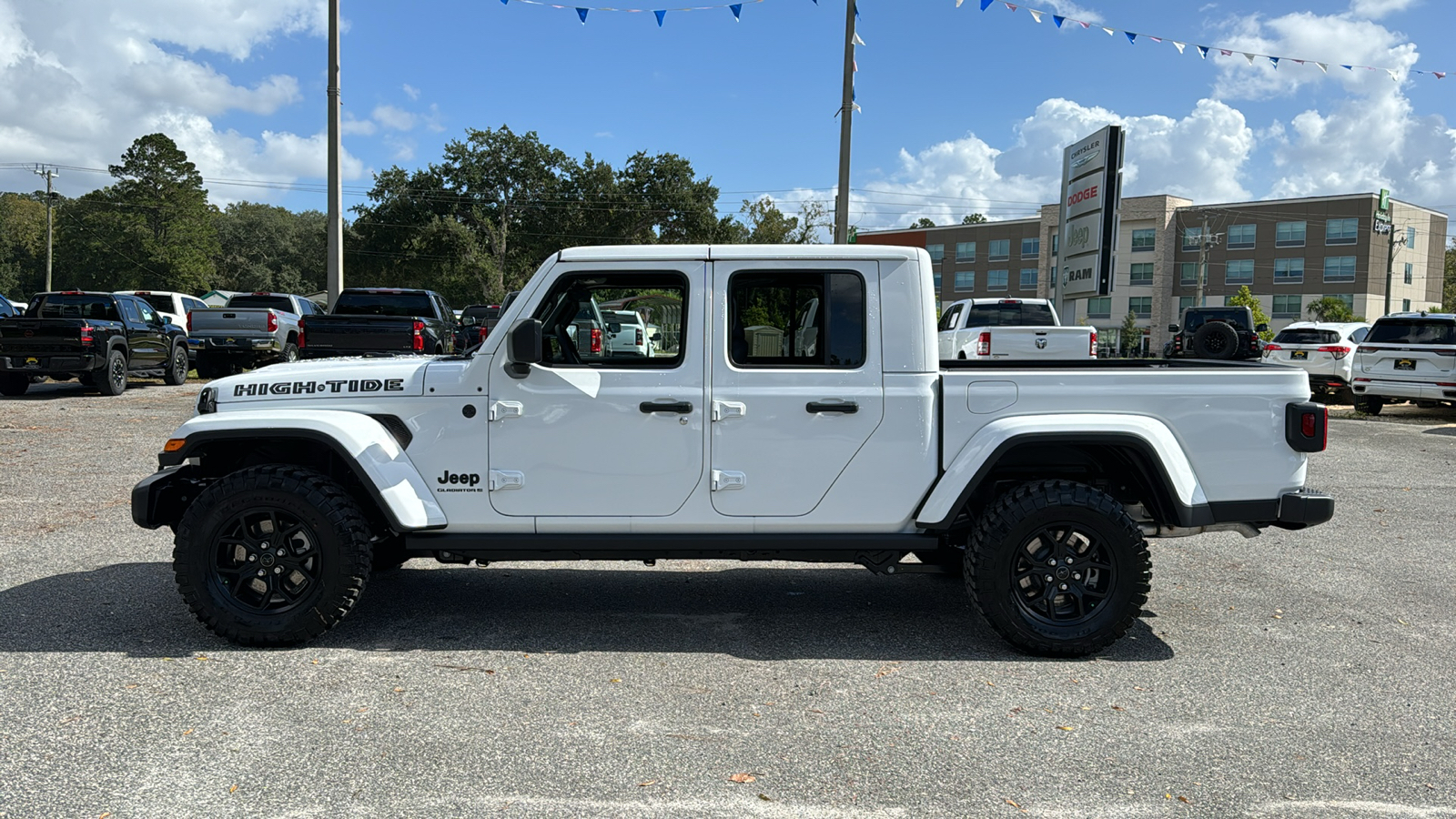 2024 Jeep Gladiator  2