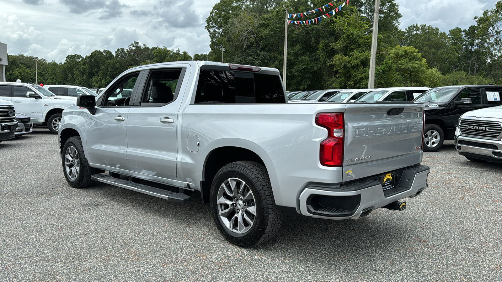 2021 Chevrolet Silverado 1500 RST 3