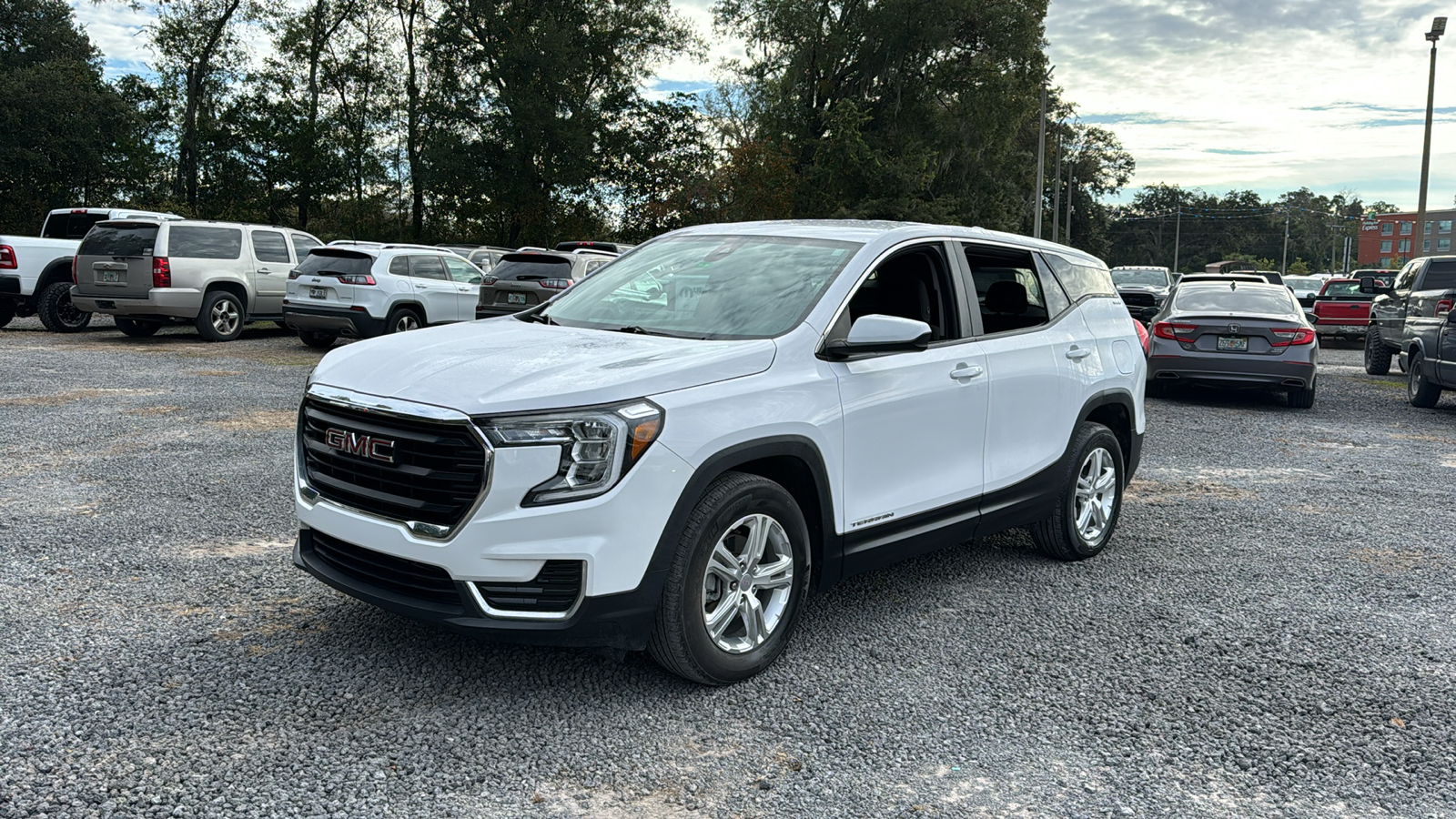 2022 GMC Terrain SLE 1