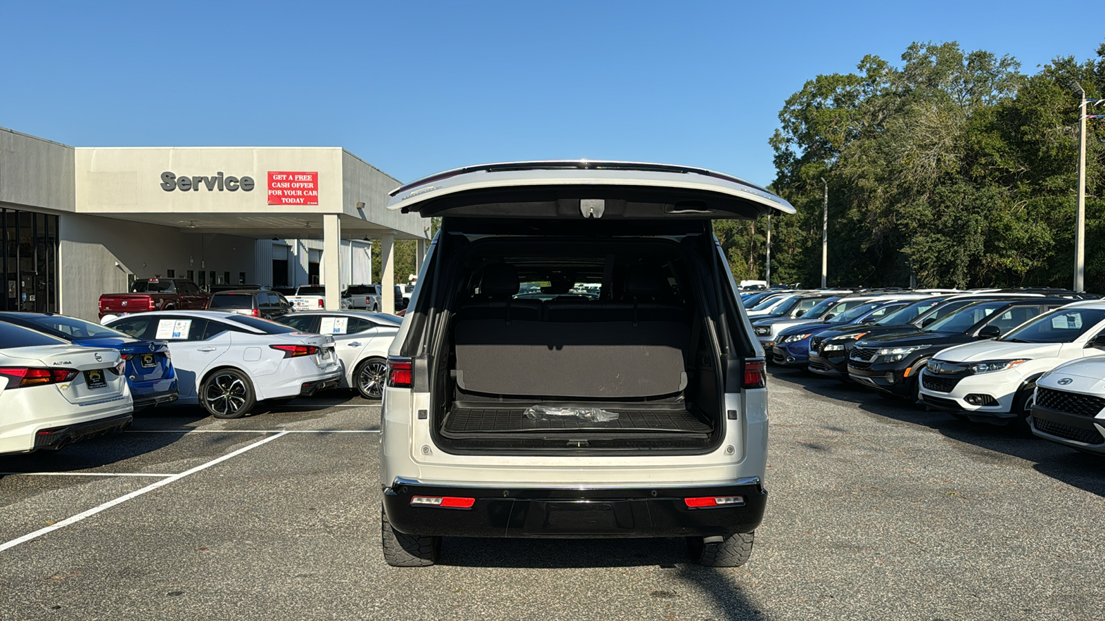 2022 Jeep Wagoneer Series II 4