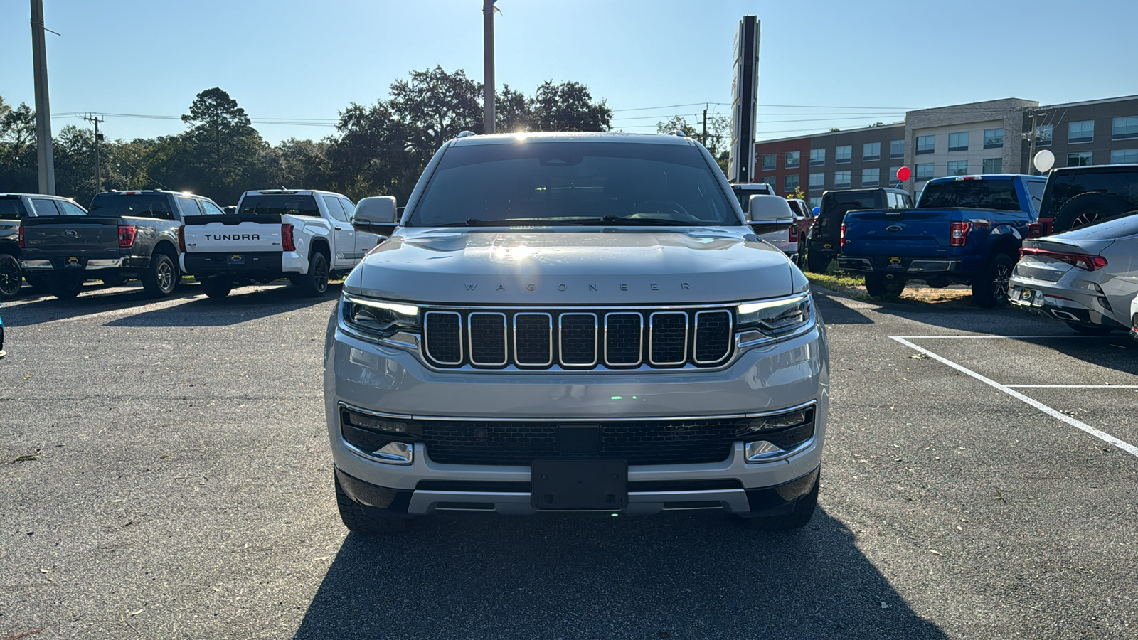 2022 Jeep Wagoneer Series II 13