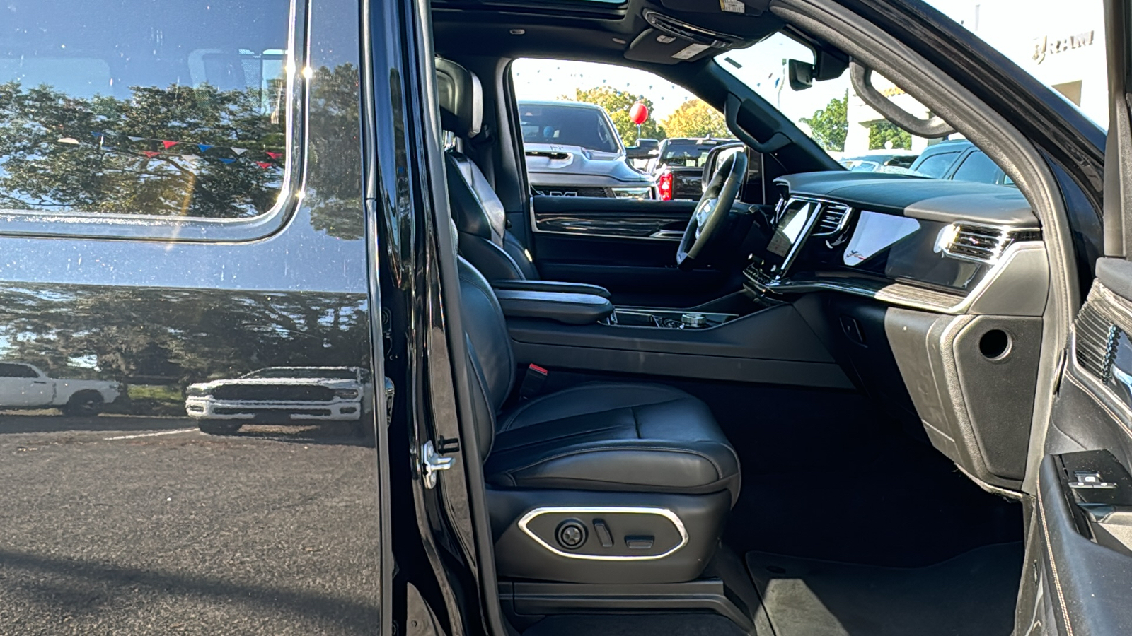 2022 Jeep Wagoneer Series II 7