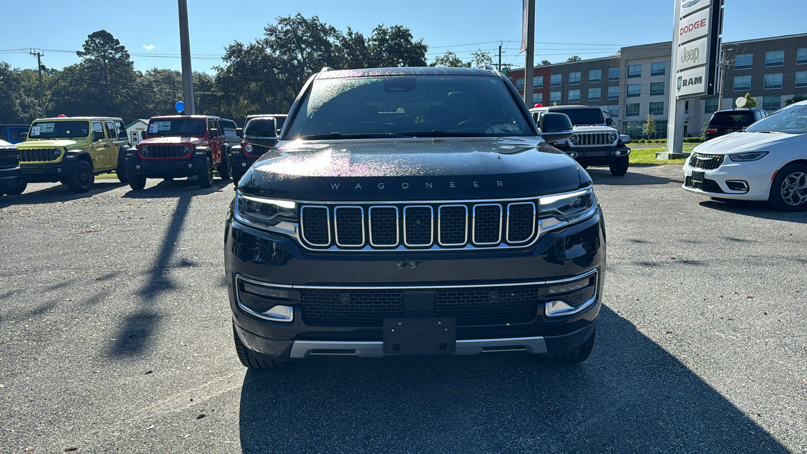 2022 Jeep Wagoneer Series II 12