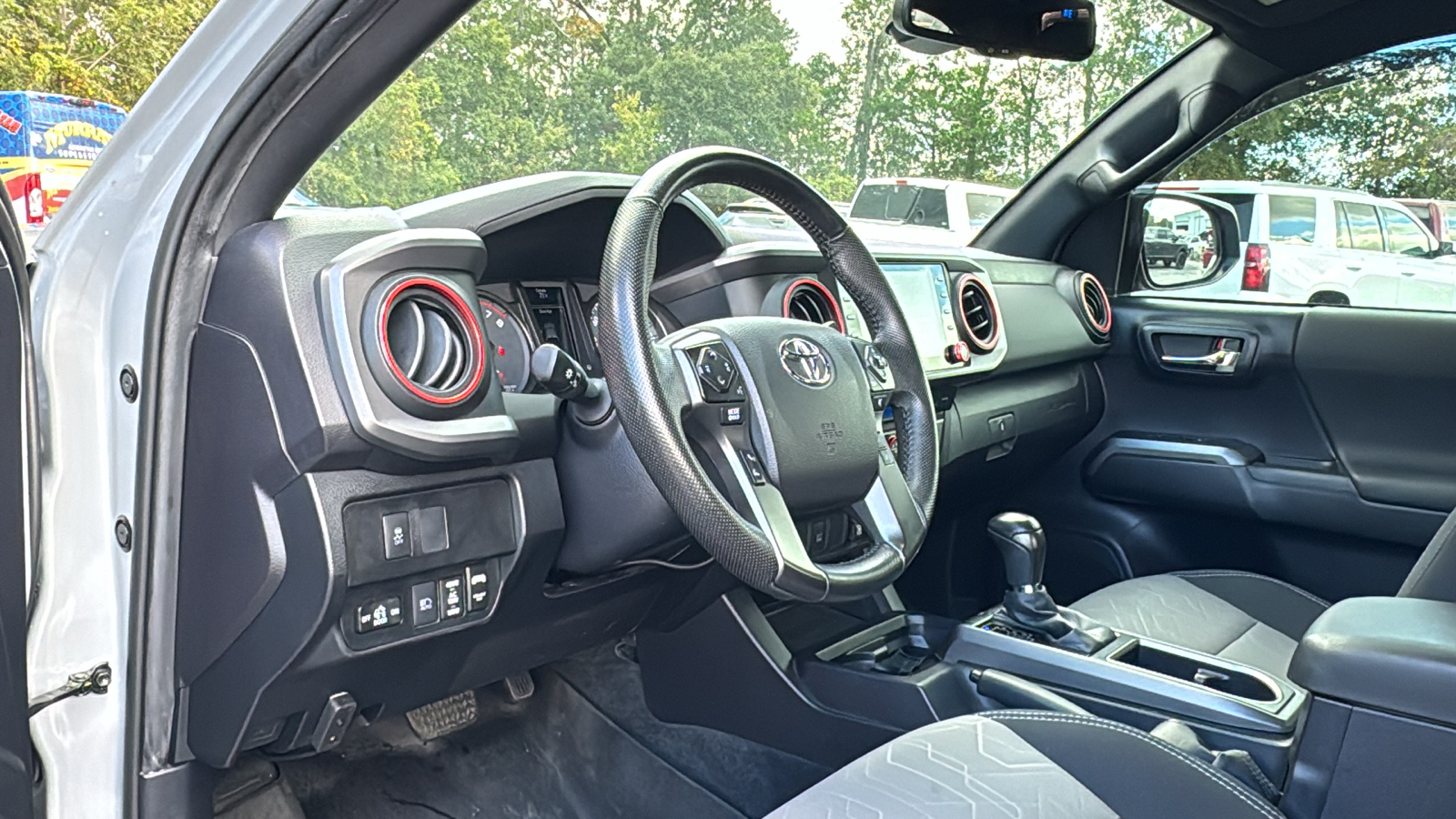 2021 Toyota Tacoma TRD Sport 32