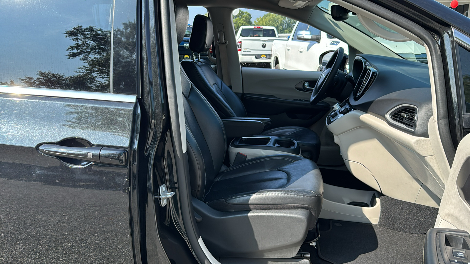 2022 Chrysler Pacifica Touring L 10