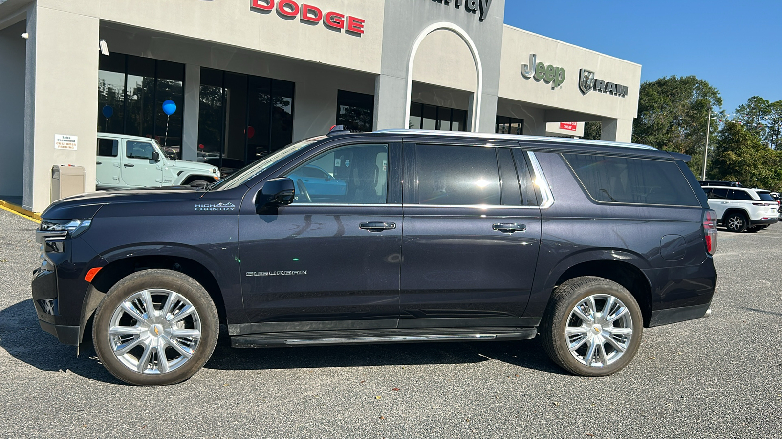 2023 Chevrolet Suburban High Country 2