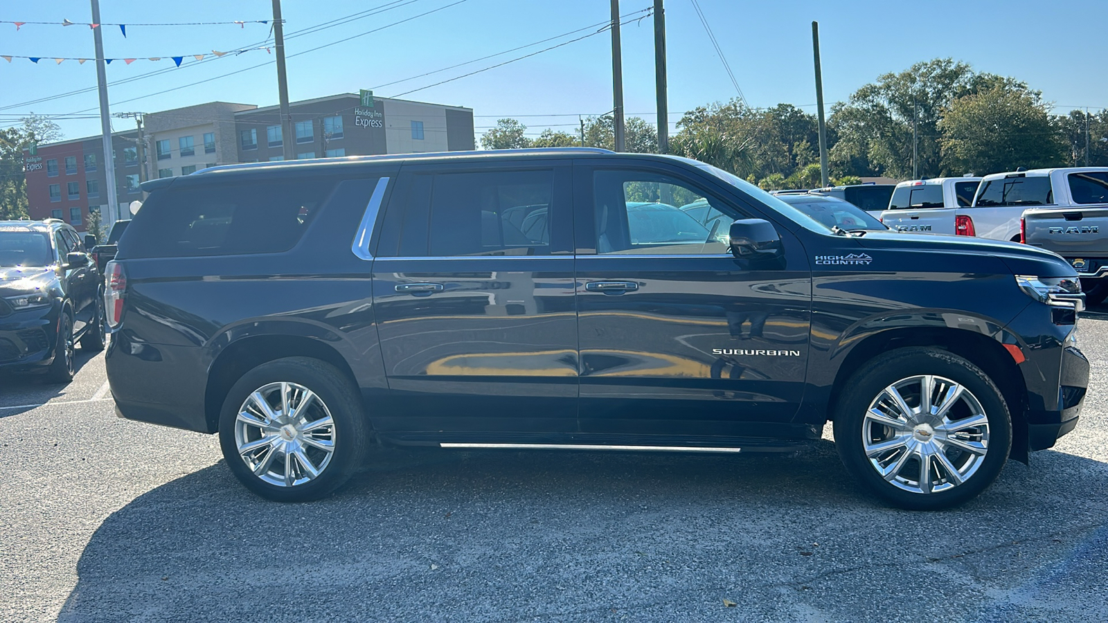 2023 Chevrolet Suburban High Country 9