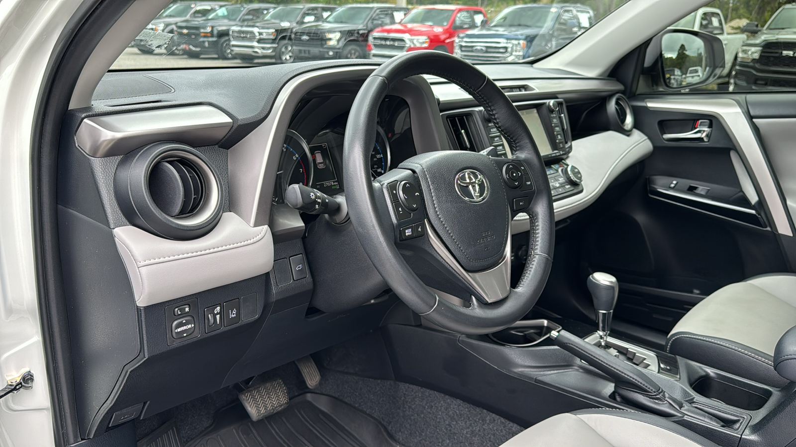 2018 Toyota RAV4 Limited 36