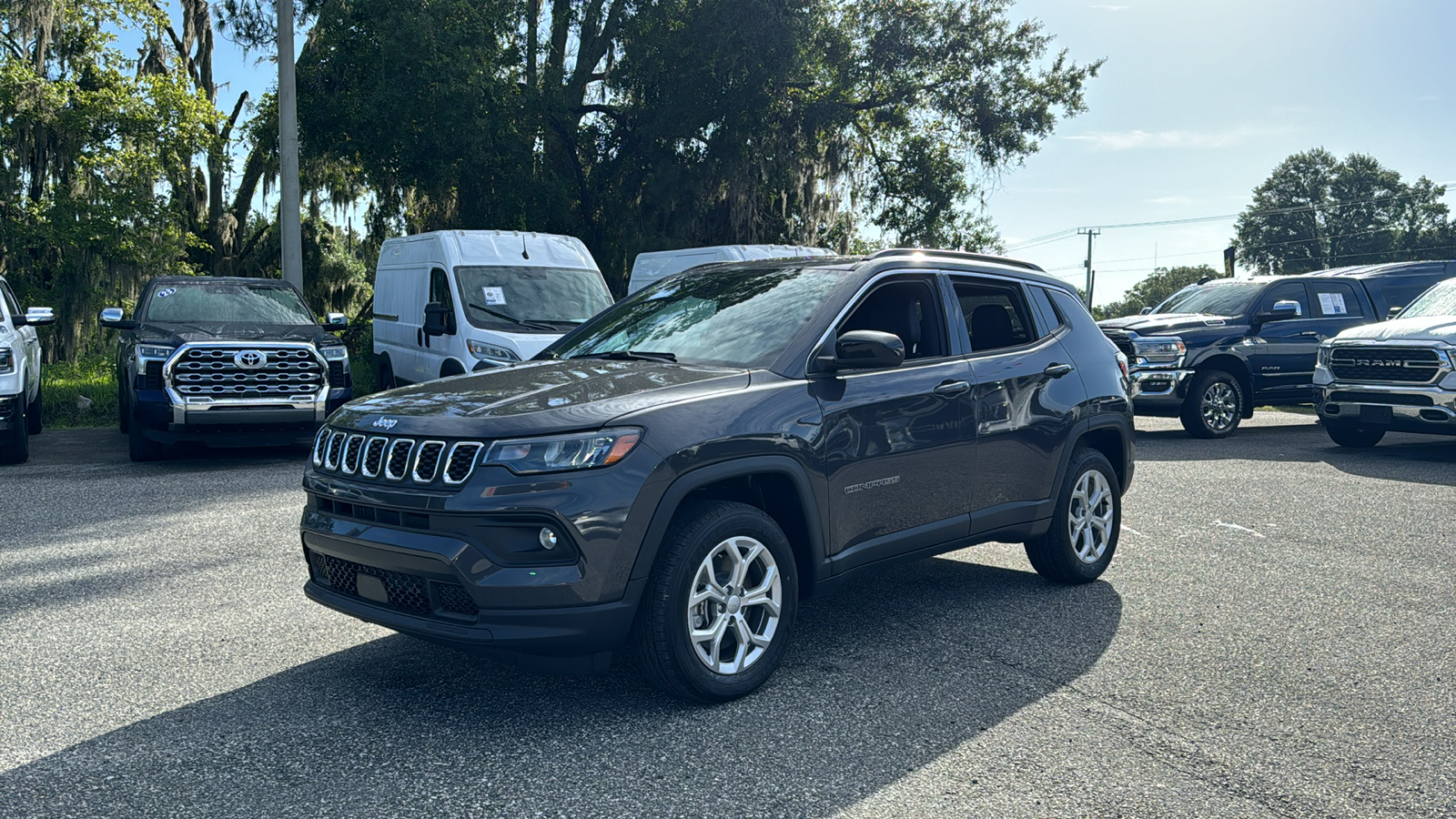 2024 Jeep Compass Latitude 1