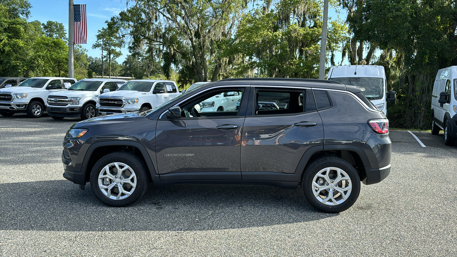 2024 Jeep Compass Latitude 2