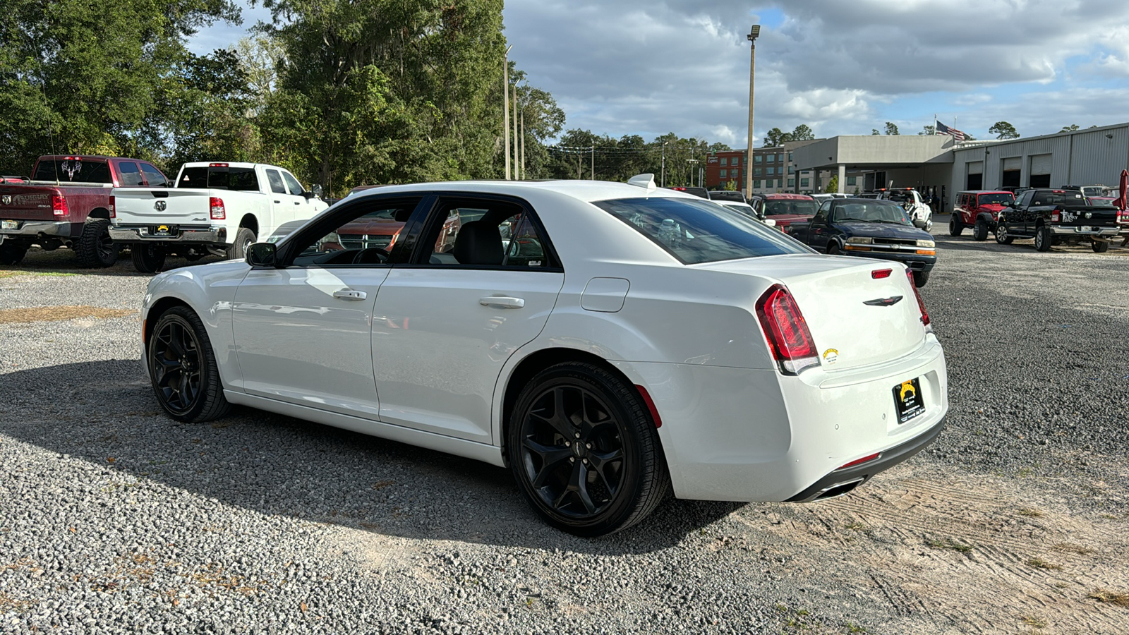 2022 Chrysler 300 S 3