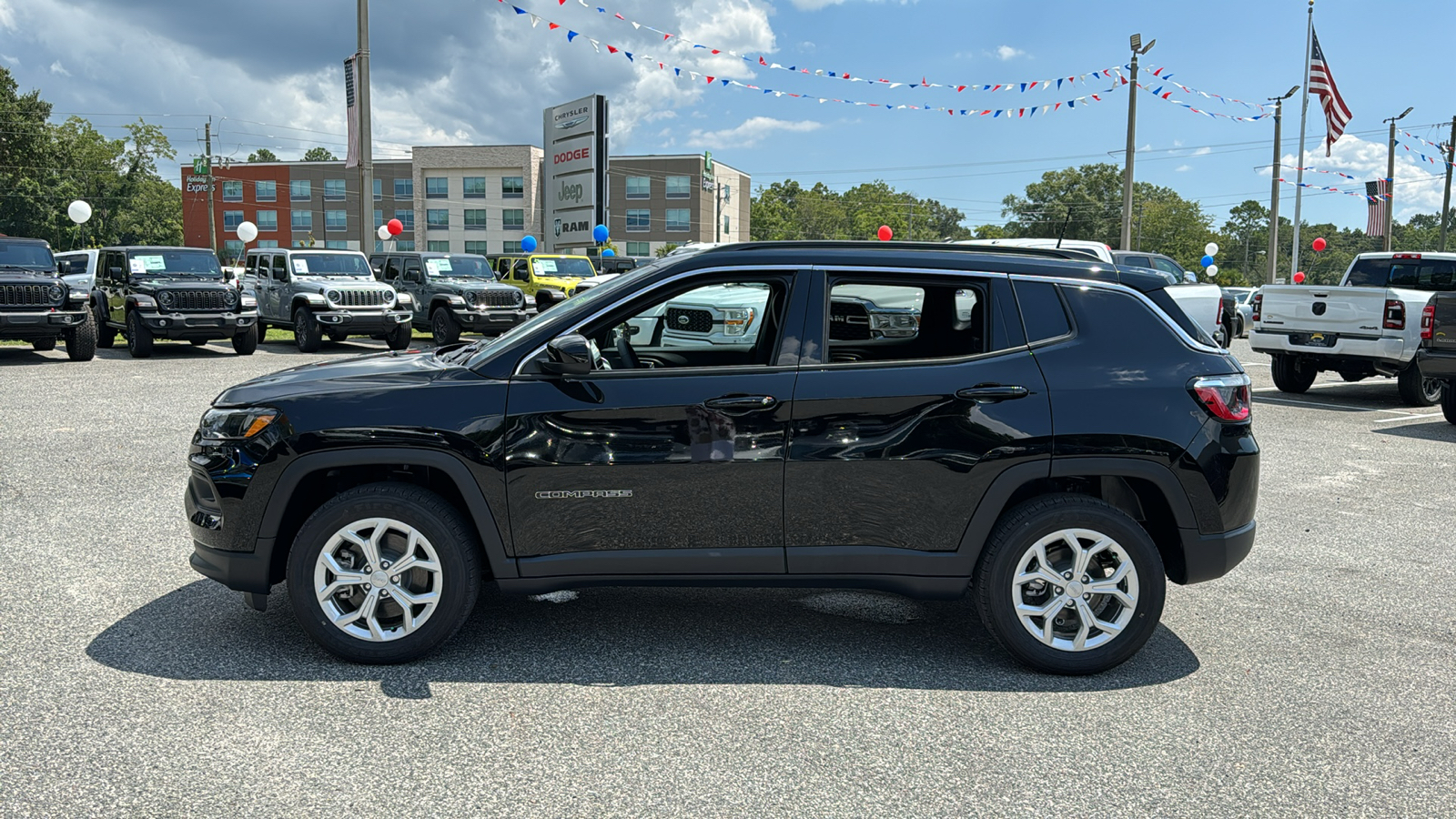 2024 Jeep Compass Latitude 2