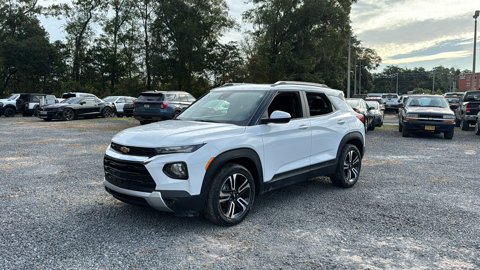 2023 Chevrolet TrailBlazer LT 1