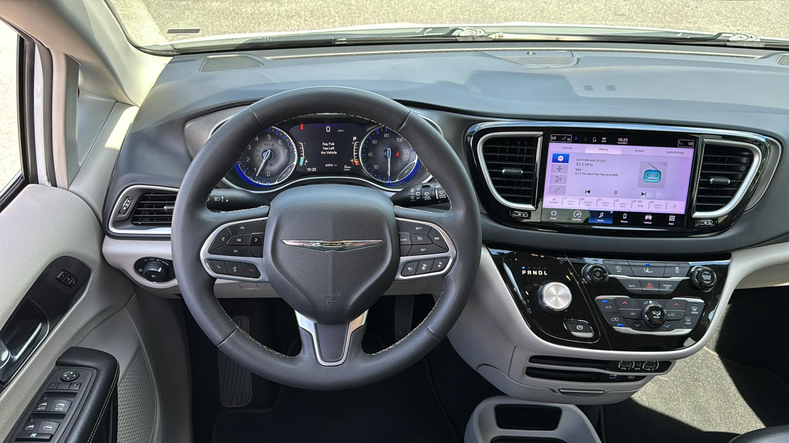 2022 Chrysler Pacifica Touring L 17