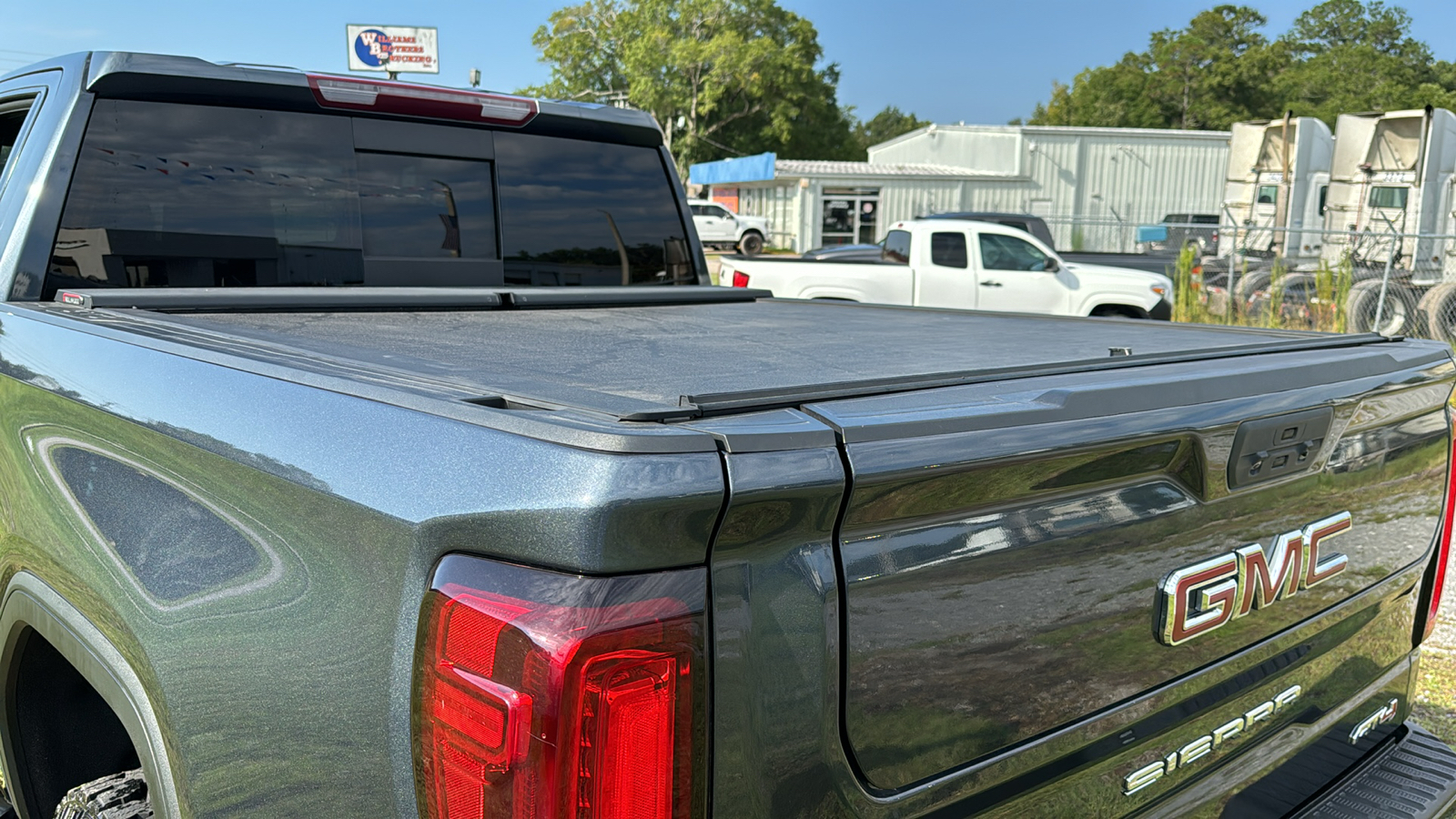 2022 GMC Sierra 1500 Limited AT4 8