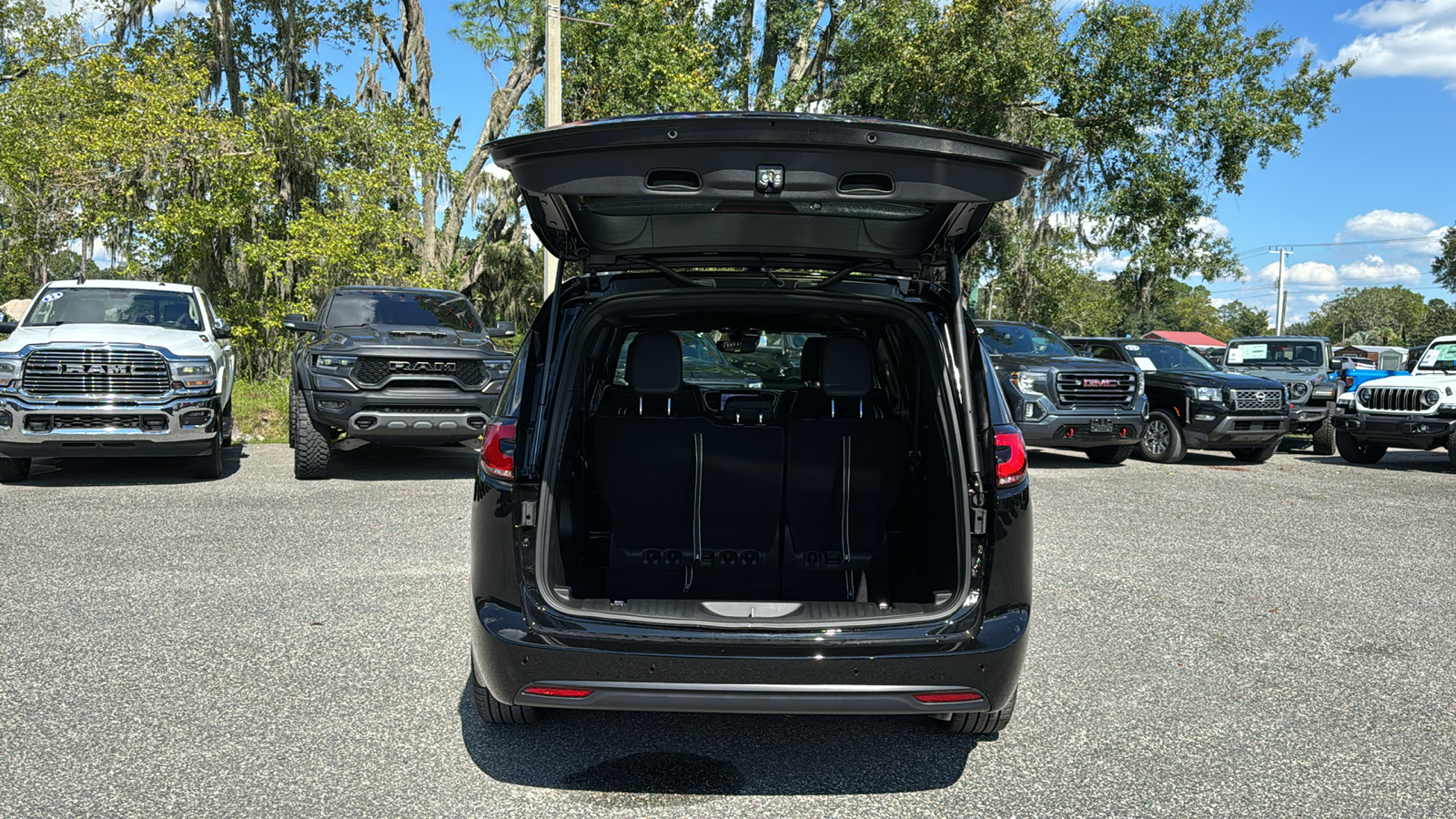 2024 Chrysler Pacifica Touring L 7