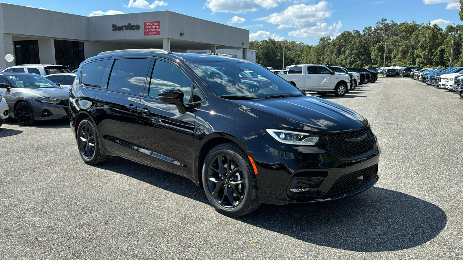 2024 Chrysler Pacifica Touring L 14