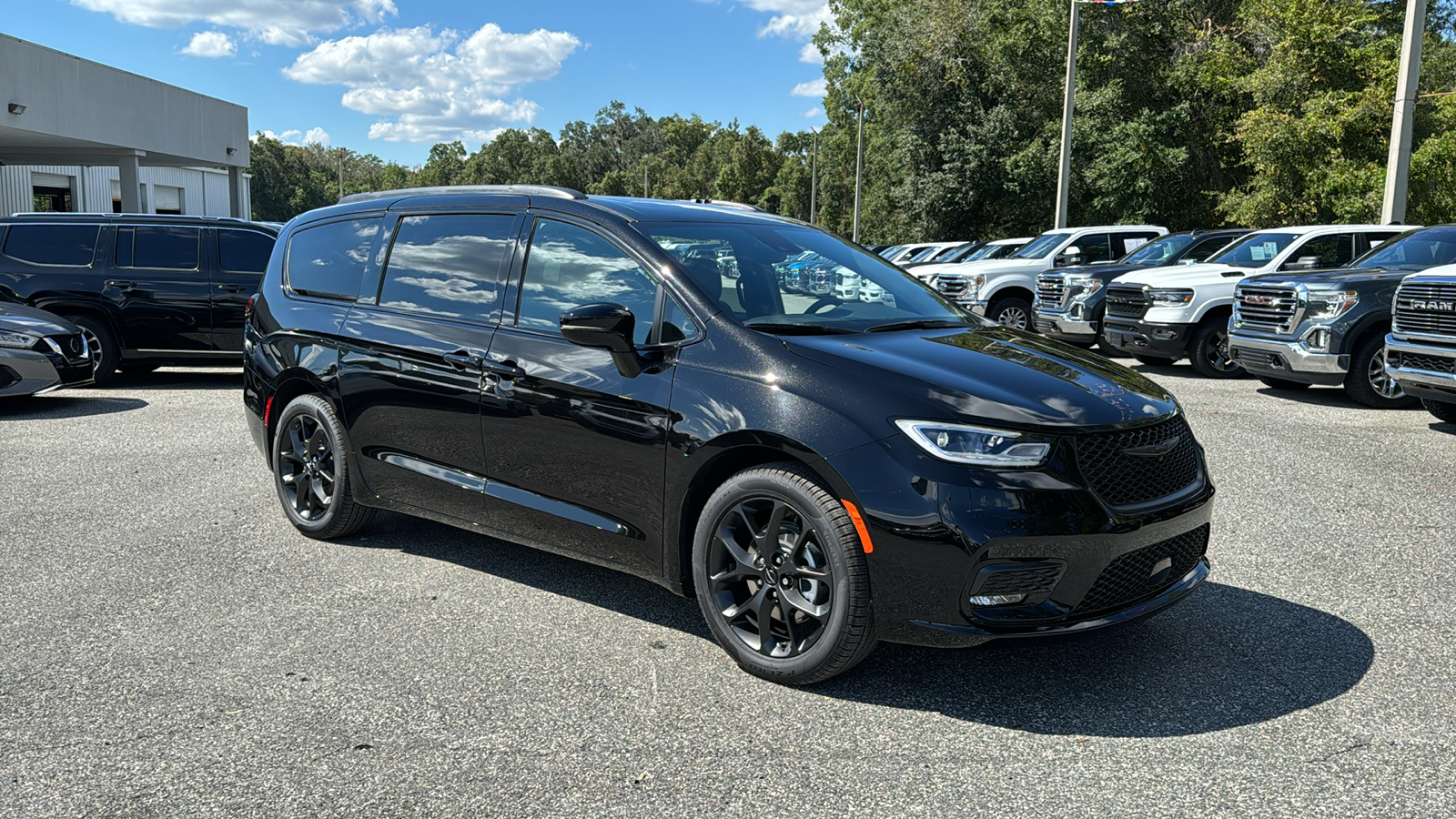 2024 Chrysler Pacifica Touring L 14