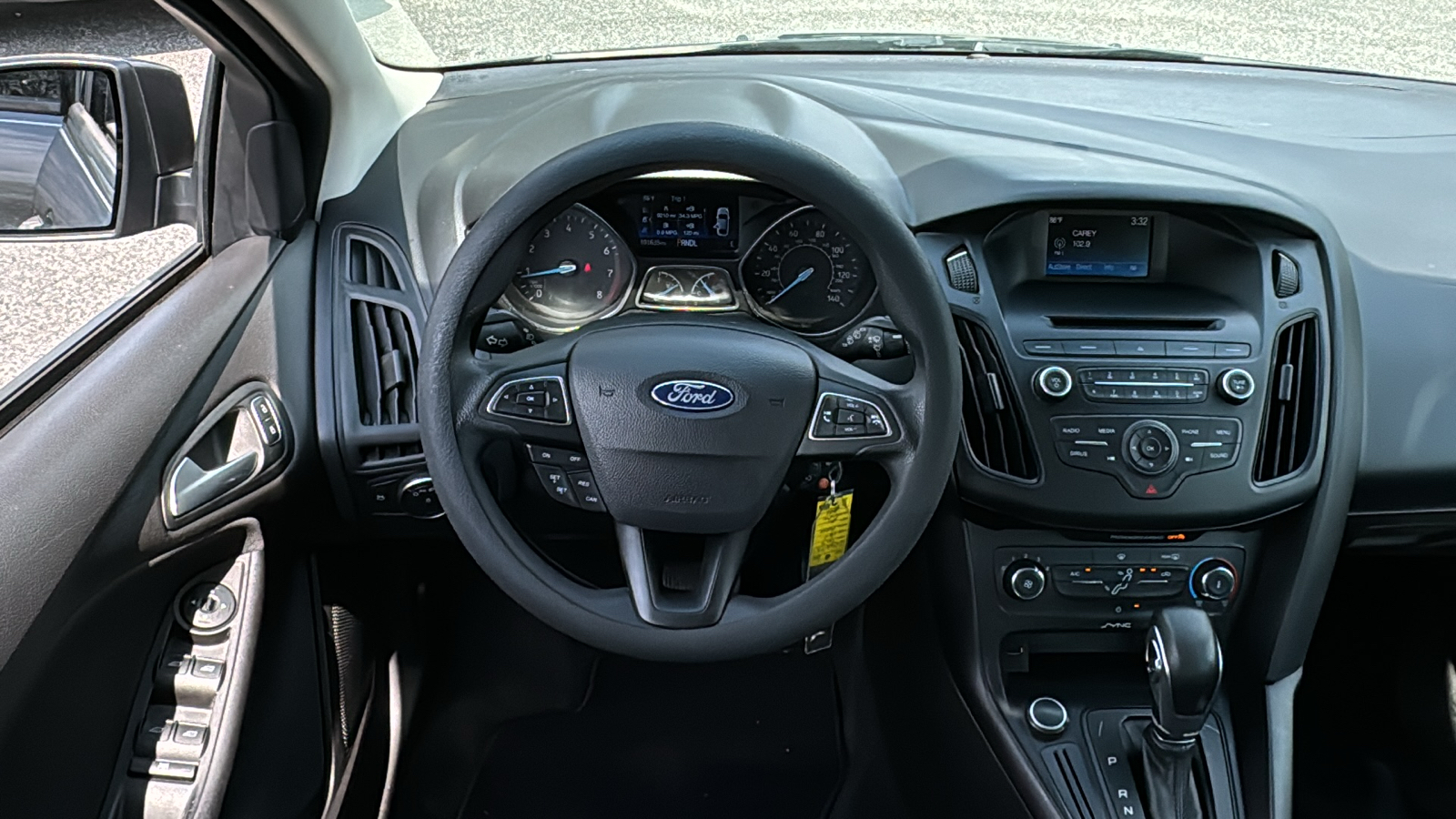 2017 Ford Focus SE 13