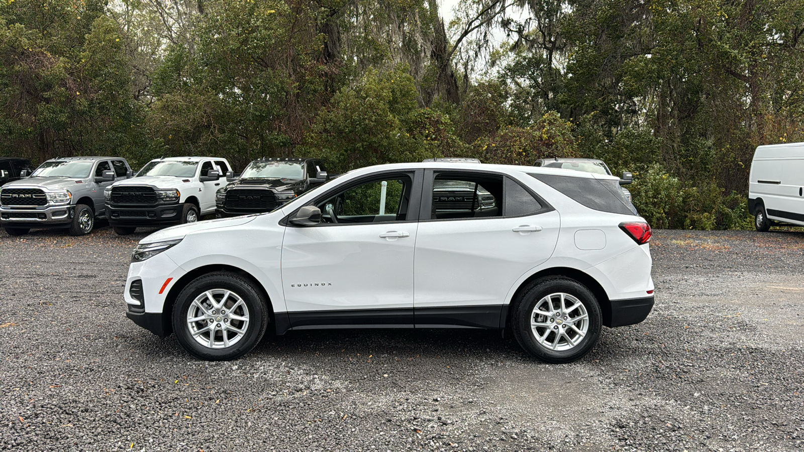 2022 Chevrolet Equinox LS 2