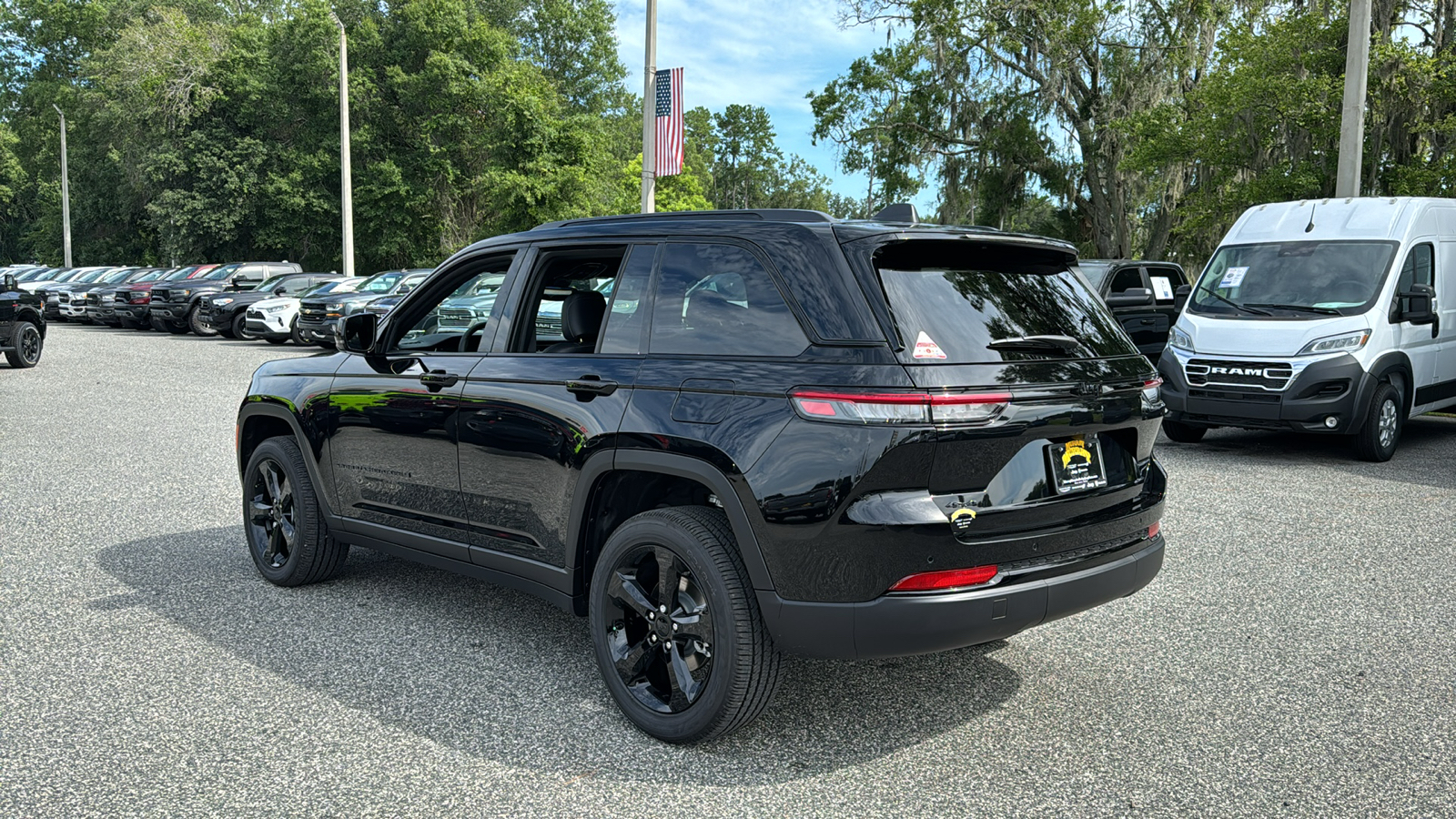 2024 Jeep Grand Cherokee Altitude X 3