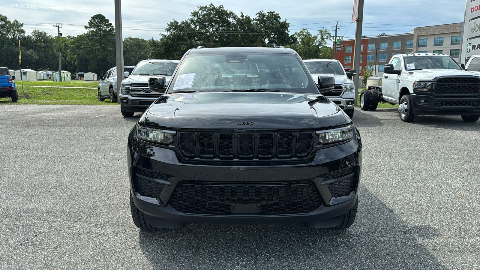 2024 Jeep Grand Cherokee Altitude X 14