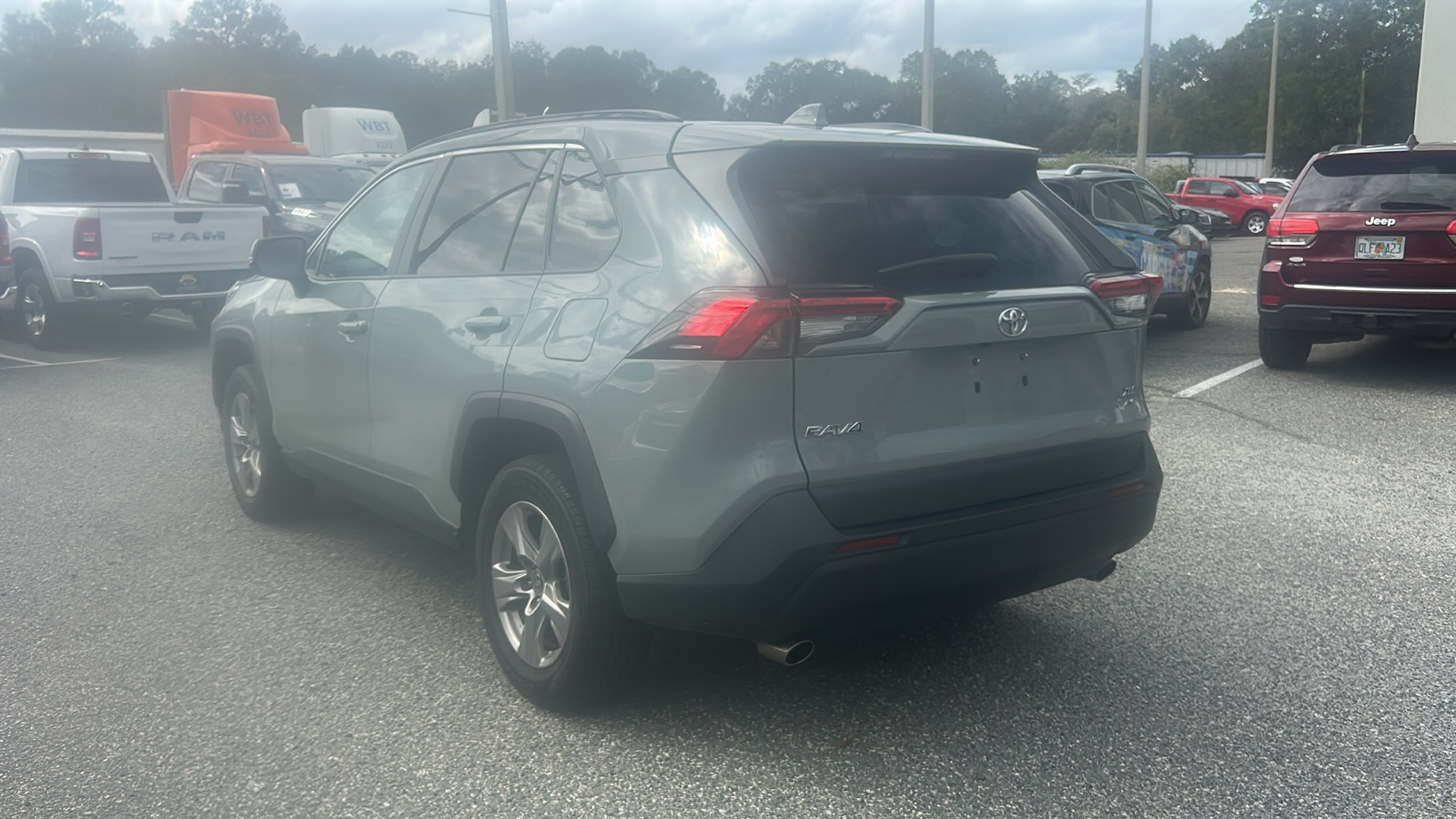 2022 Toyota RAV4 XLE 2