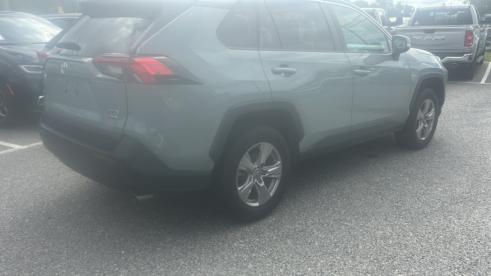 2022 Toyota RAV4 XLE 5