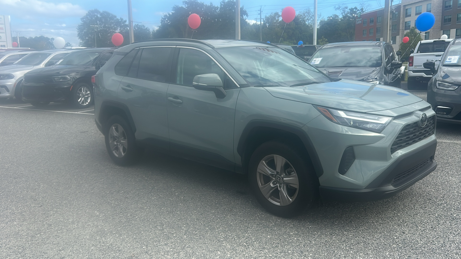 2022 Toyota RAV4 XLE 6