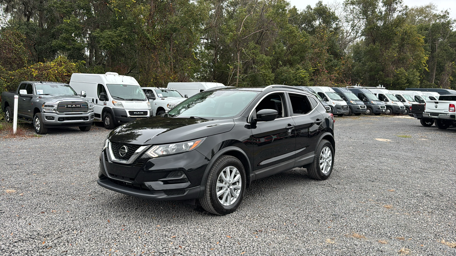 2020 Nissan Rogue Sport SV 1