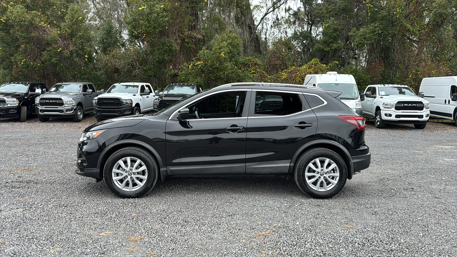 2020 Nissan Rogue Sport SV 2