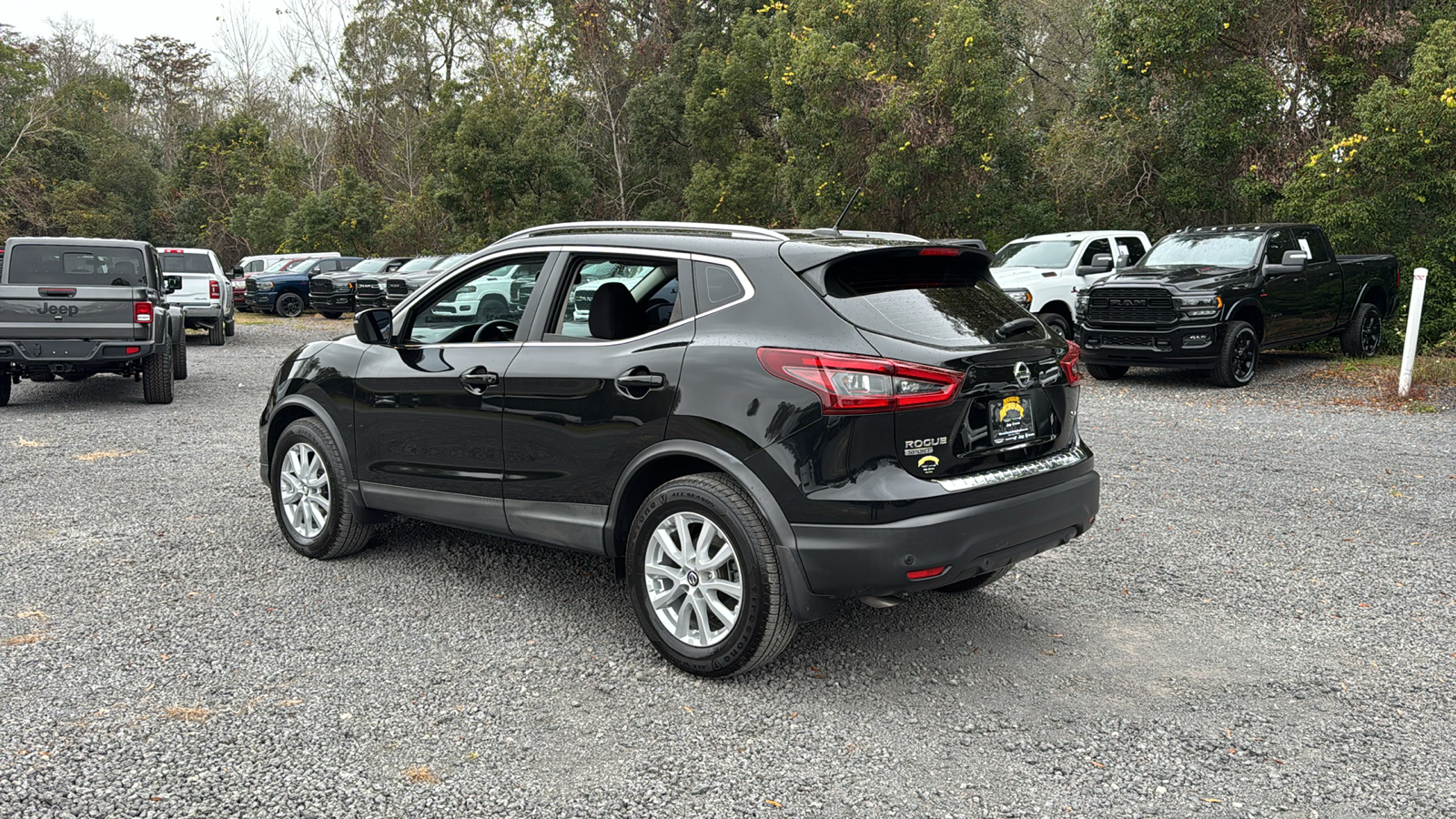 2020 Nissan Rogue Sport SV 3