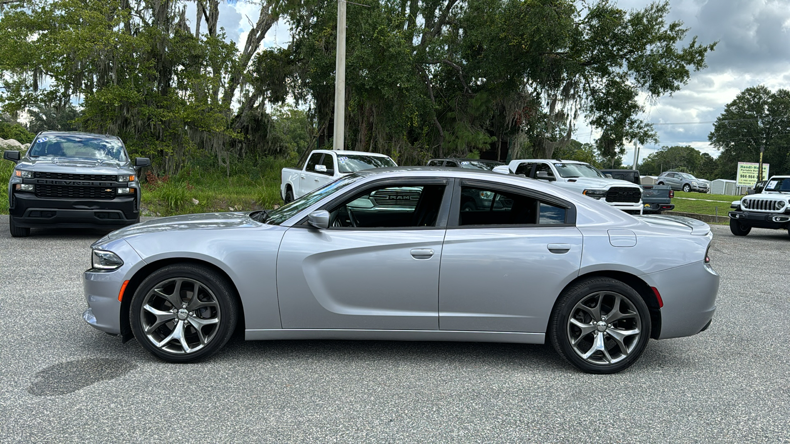 2016 Dodge Charger SXT 2