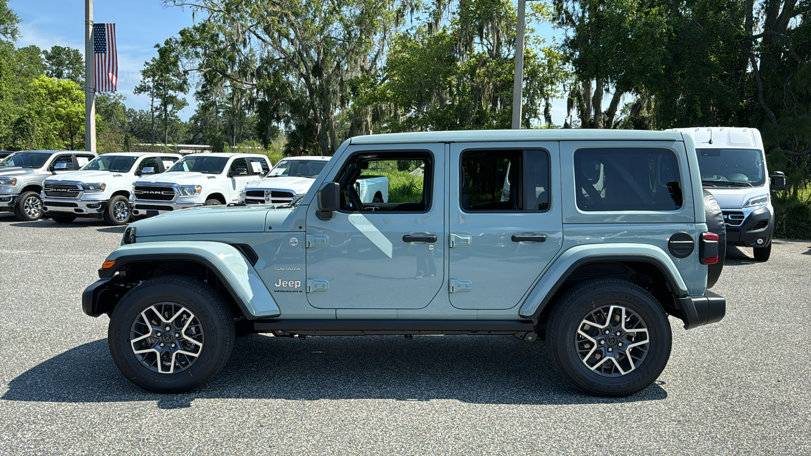 2024 Jeep Wrangler Sahara 2