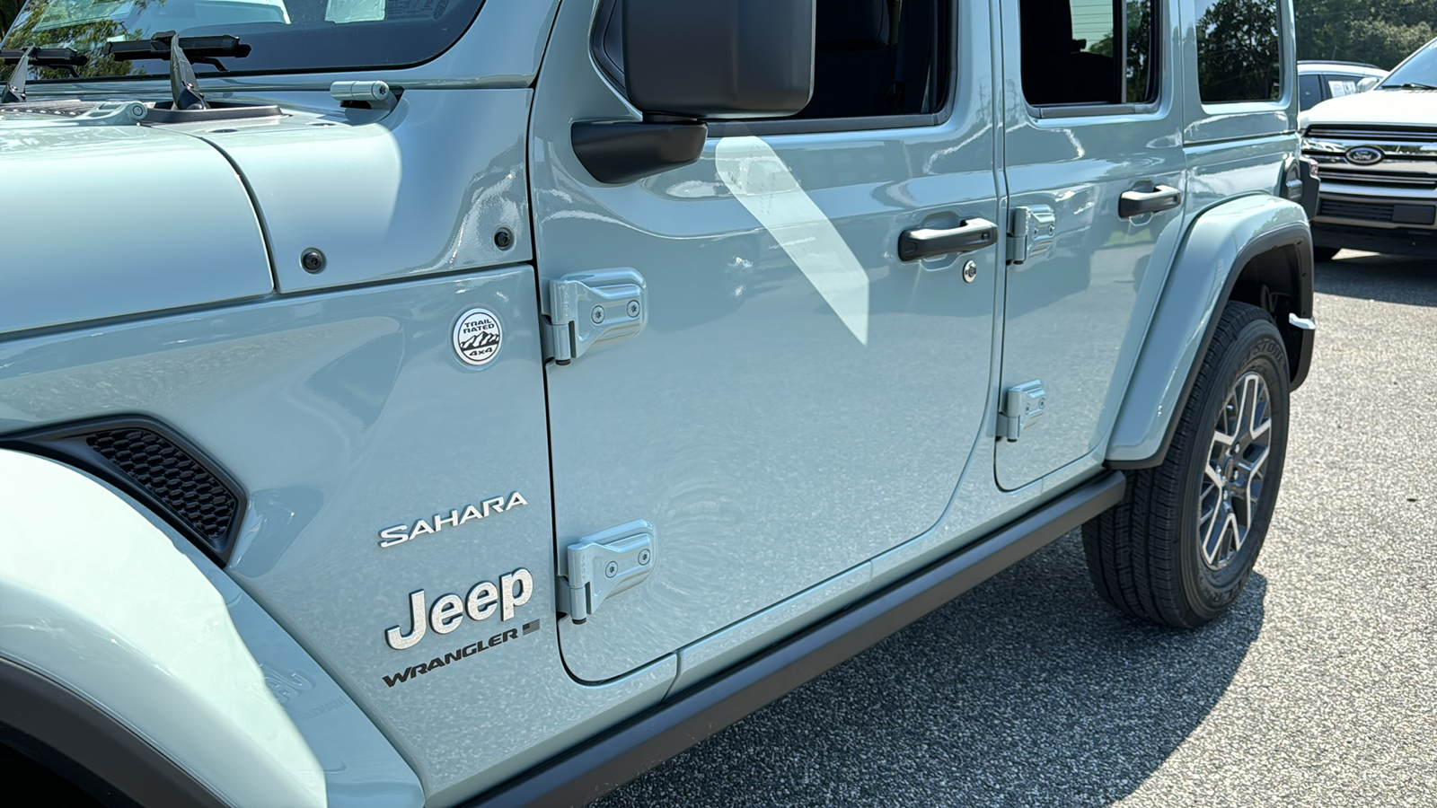 2024 Jeep Wrangler Sahara 13