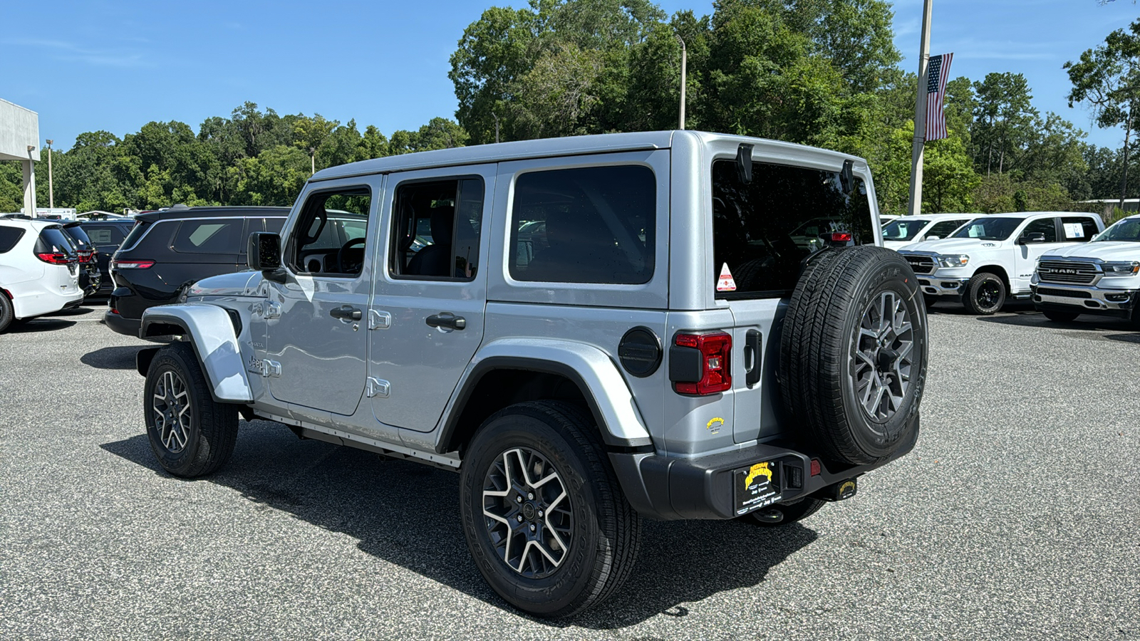 2024 Jeep Wrangler Sahara 3