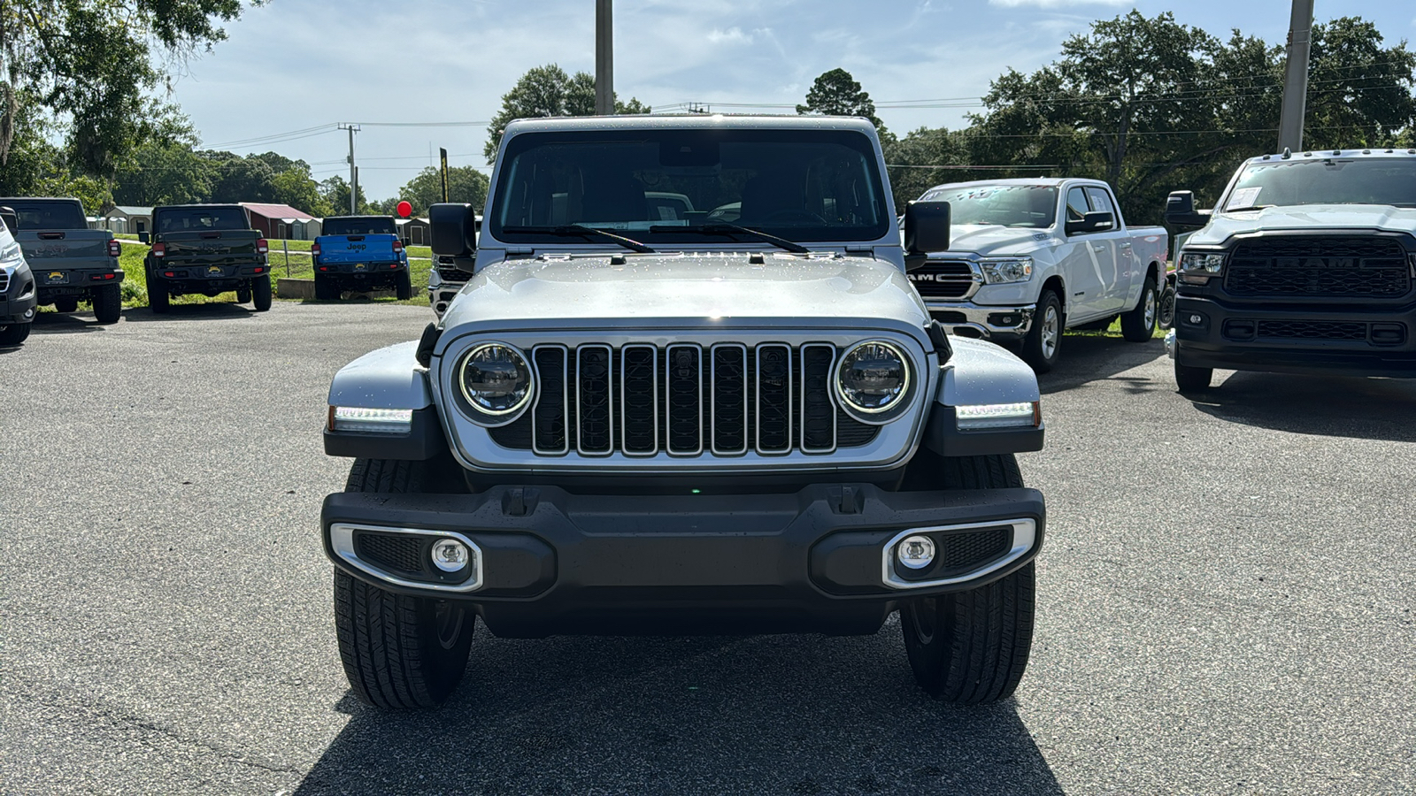 2024 Jeep Wrangler Sahara 12