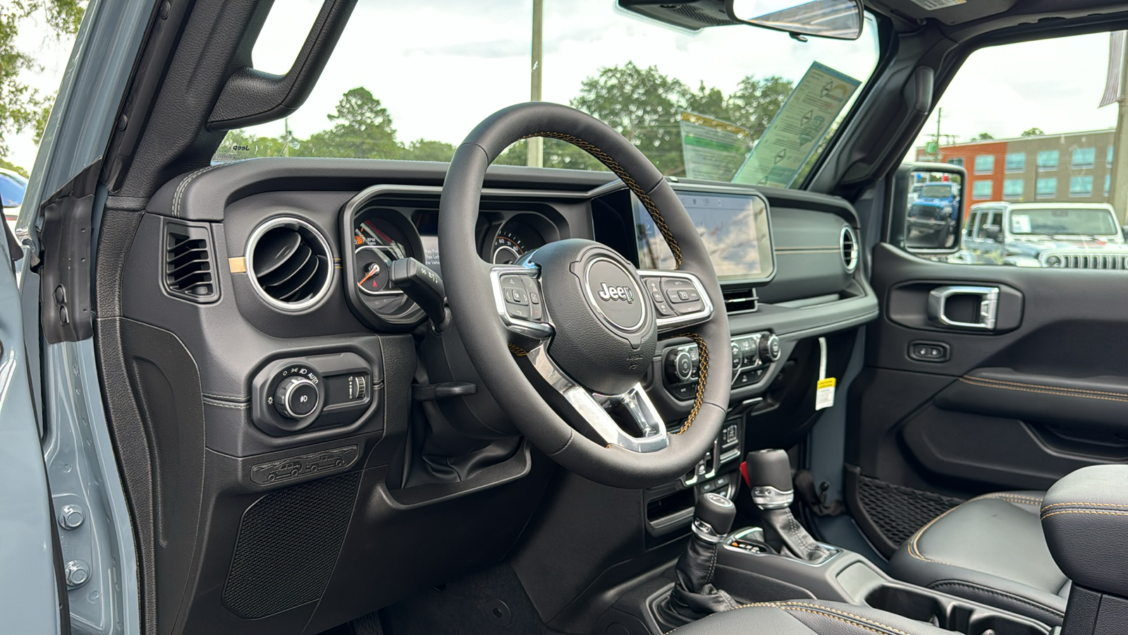 2024 Jeep Wrangler Sahara 33