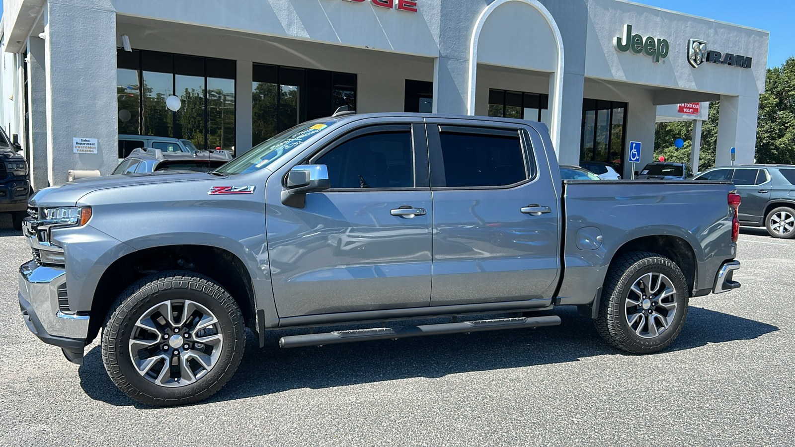 2020 Chevrolet Silverado 1500 LT 2