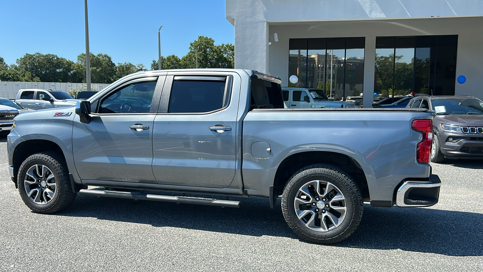 2020 Chevrolet Silverado 1500 LT 3