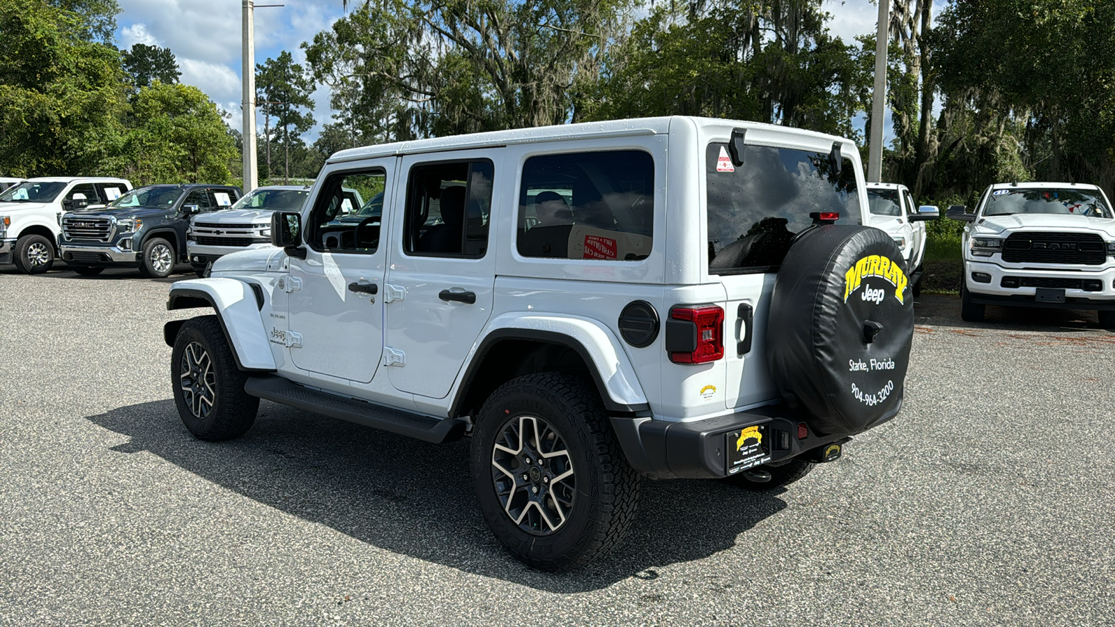 2024 Jeep Wrangler Sahara 3