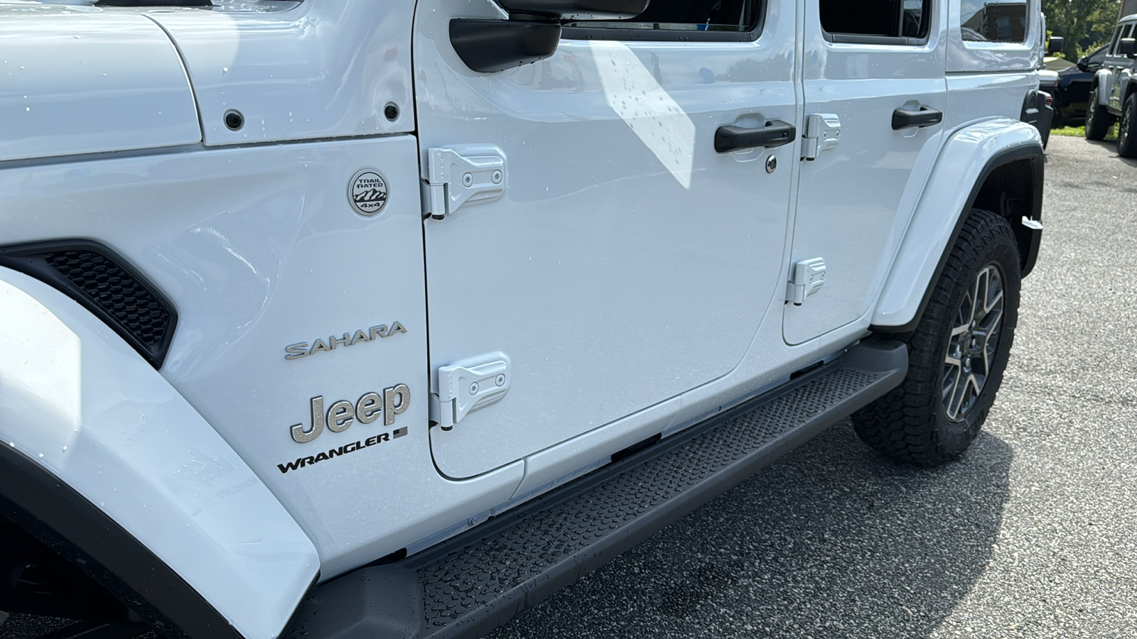 2024 Jeep Wrangler Sahara 13