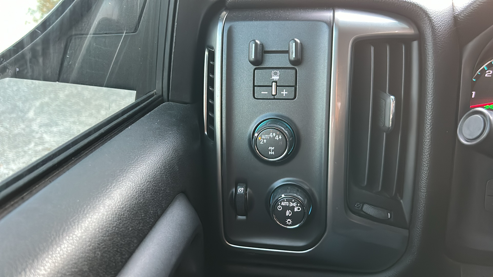 2018 Chevrolet Silverado 1500 LT 11