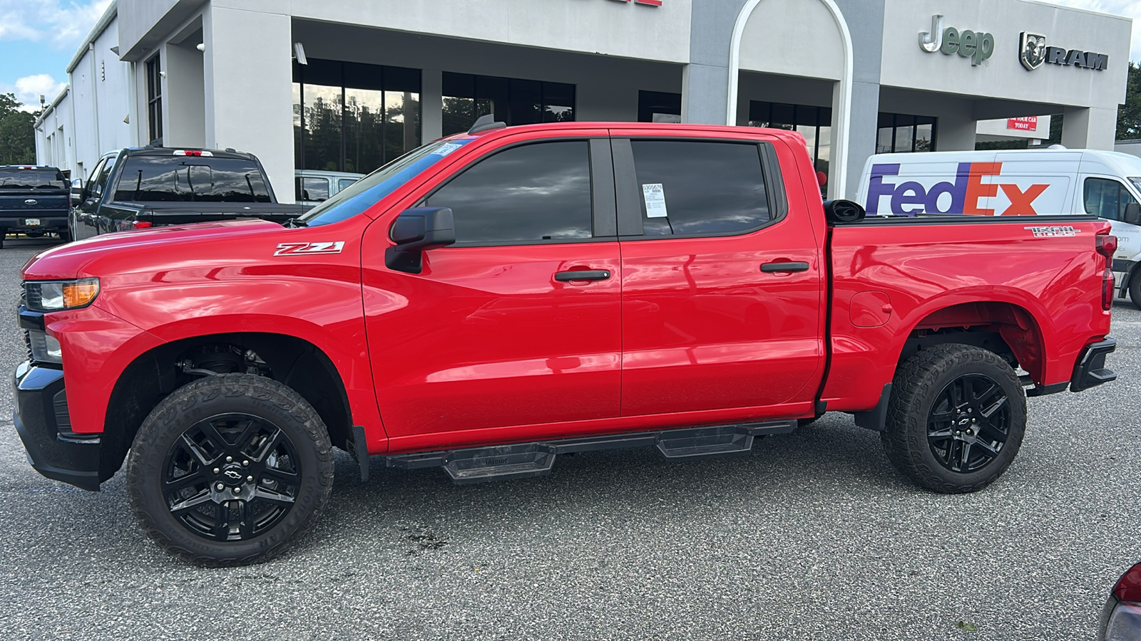 2021 Chevrolet Silverado 1500 Custom Trail Boss 2