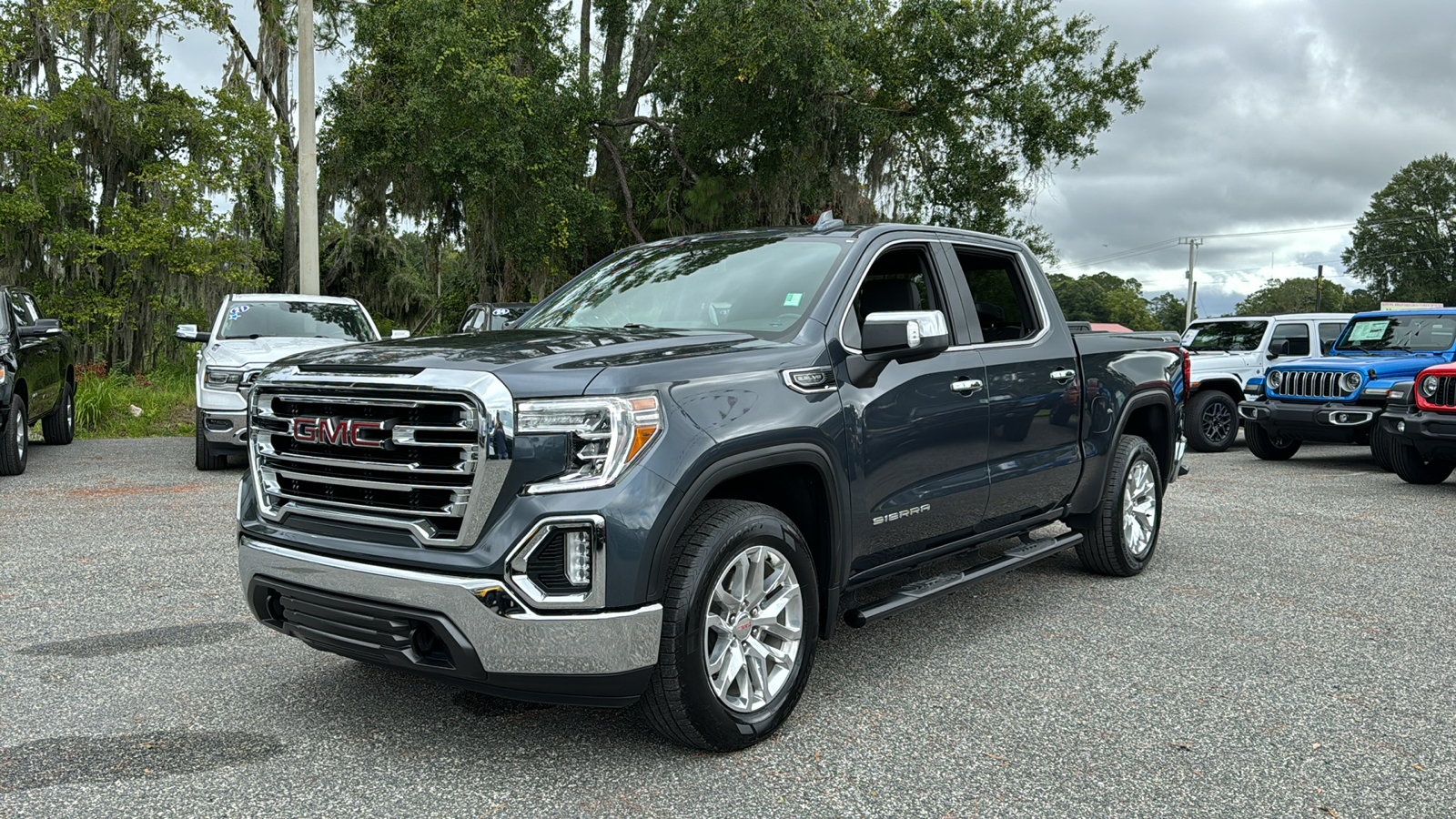 2021 GMC Sierra 1500 SLT 1