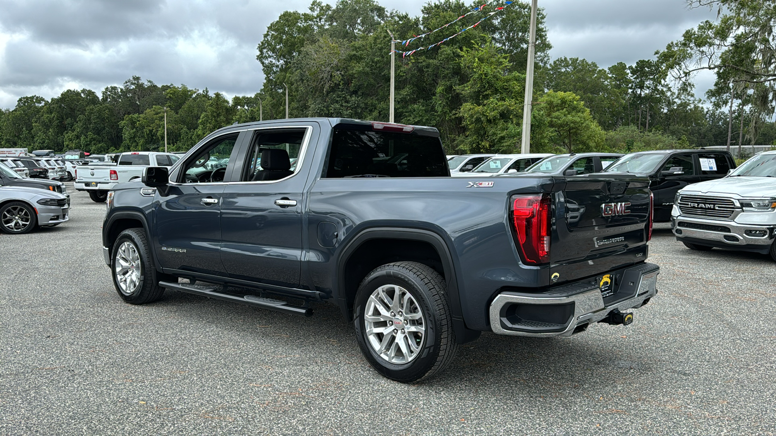 2021 GMC Sierra 1500 SLT 3